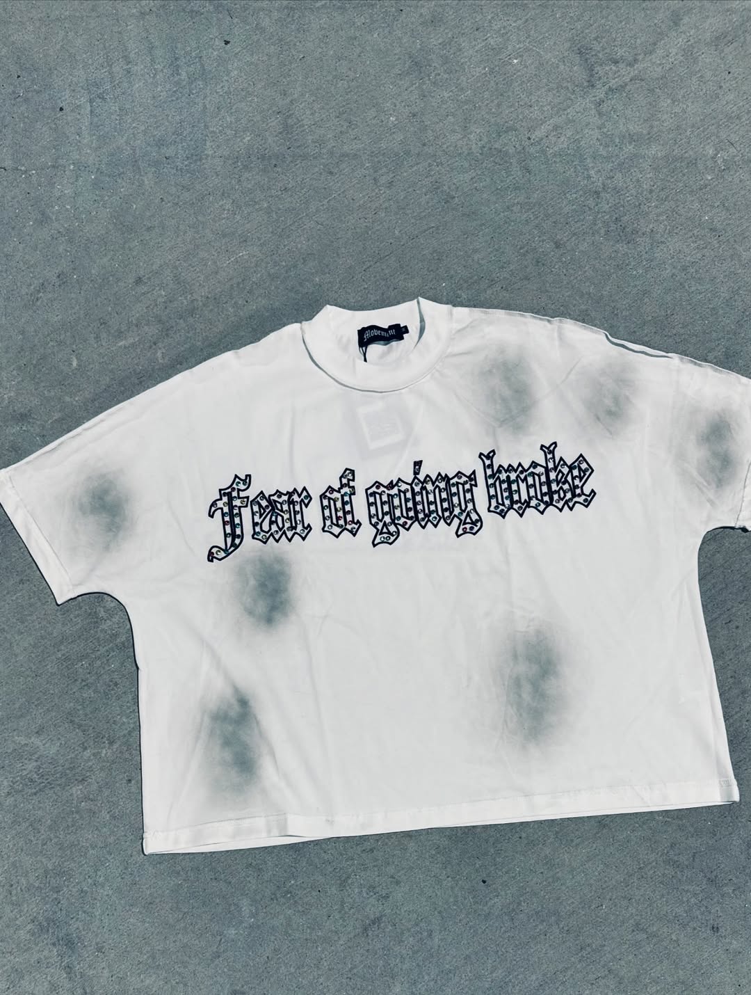 White rivet stone tee