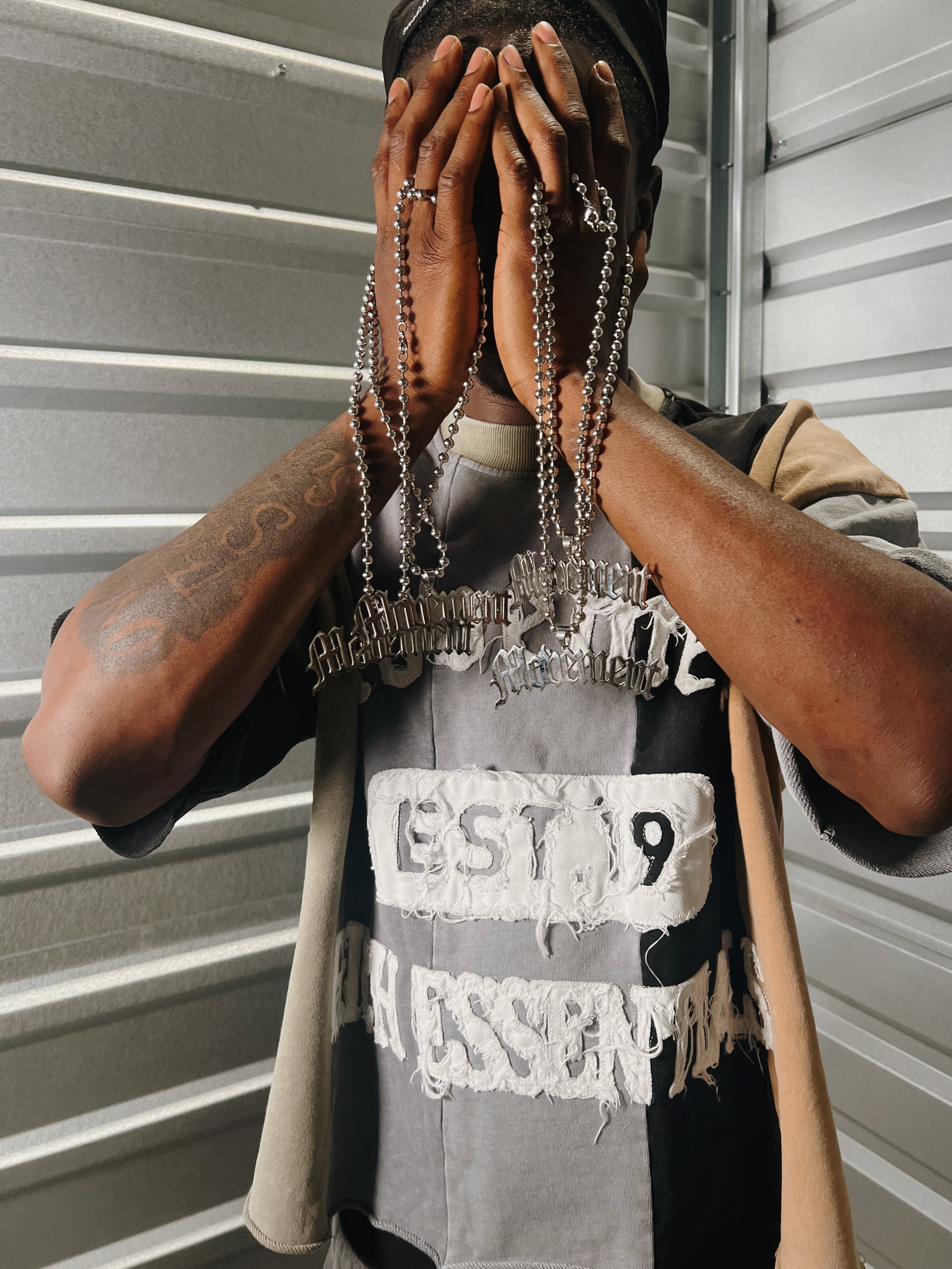 MOVEMENT PENDANT CHAIN